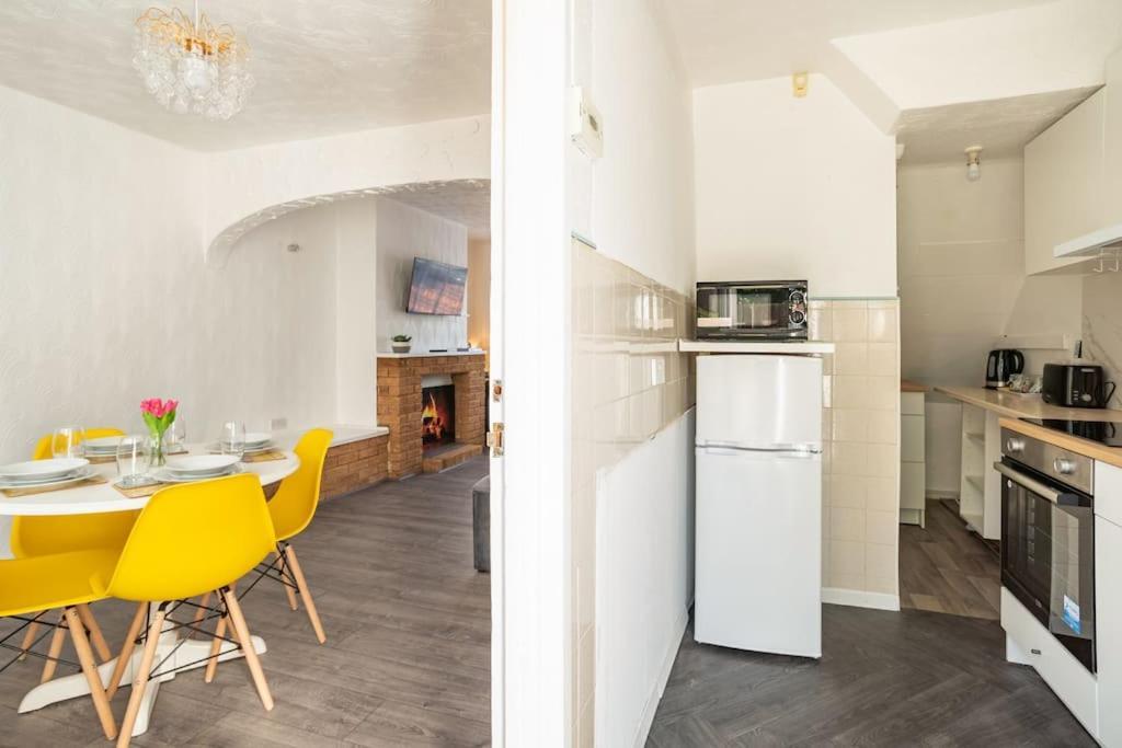 Сasa de vacaciones Cosy House #lea Hall Train Station #bhx #nec #nia Birmingam